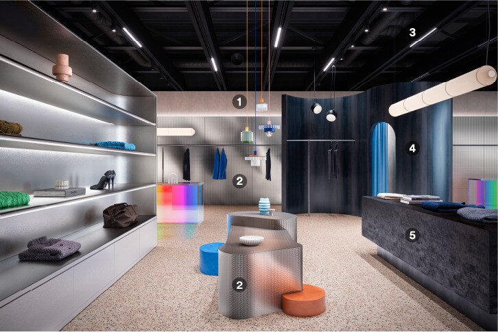 Espacio comercial minimalista renovado con acabados arquitectónicos metálicos.
