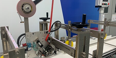 Image of a straight-line laminator
